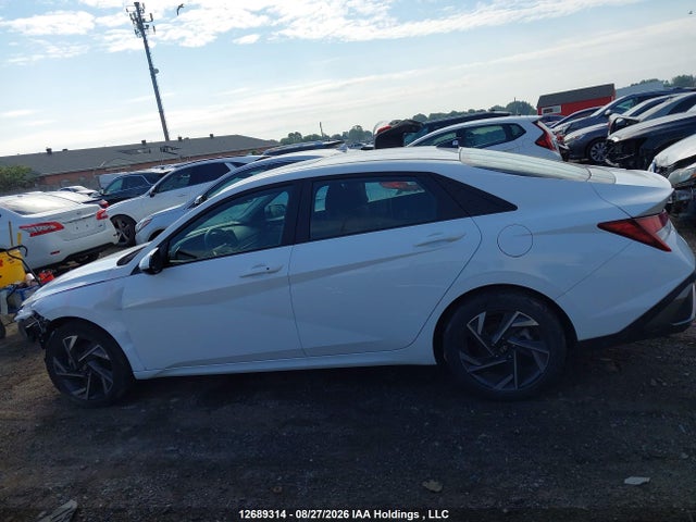 صورة 15 لـ 2025 Hyundai ELANTRA SEL SPORT