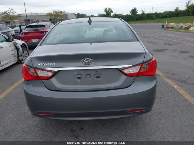 2012 Hyundai SONATA GL 照片 16