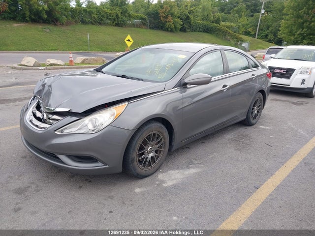 2012 Hyundai SONATA GL 照片 2