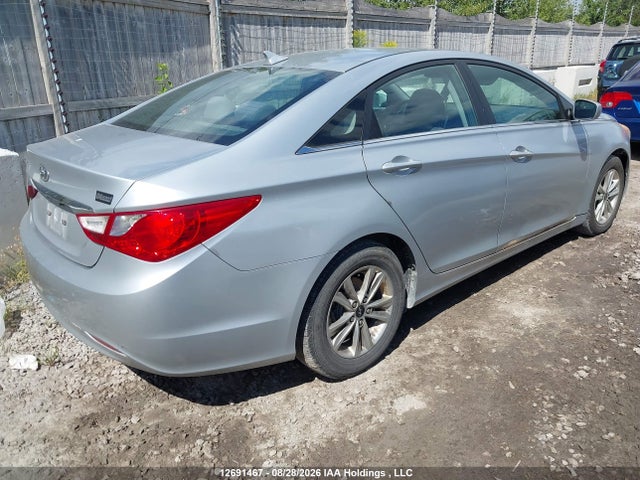 2013 Hyundai SONATA GLS — фото 4