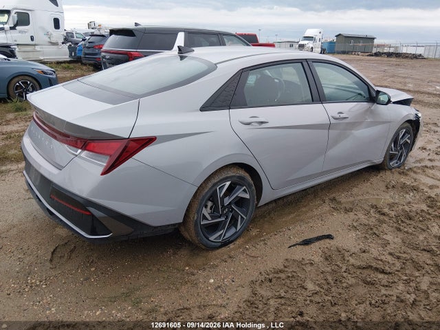 صورة 4 لـ 2025 Hyundai ELANTRA SEL SPORT