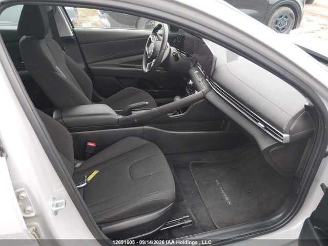 صورة 5 لـ 2025 Hyundai ELANTRA SEL SPORT