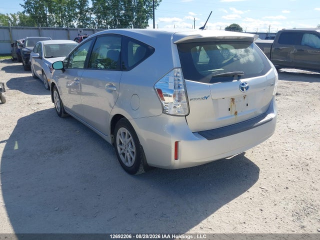 صورة 3 لـ 2012 Toyota PRIUS V
