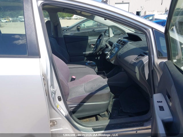 صورة 5 لـ 2012 Toyota PRIUS V
