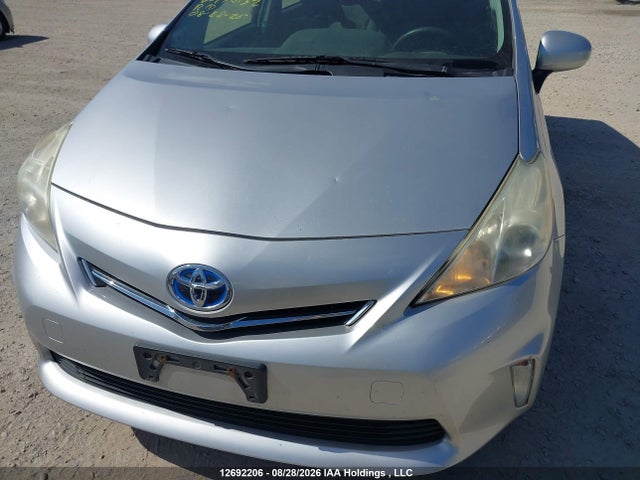 صورة 6 لـ 2012 Toyota PRIUS V