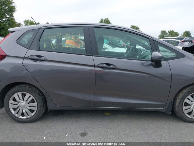 2016 Honda FIT LX — фото 14