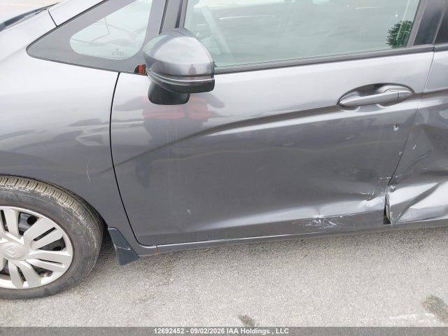 2016 Honda FIT LX — фото 21
