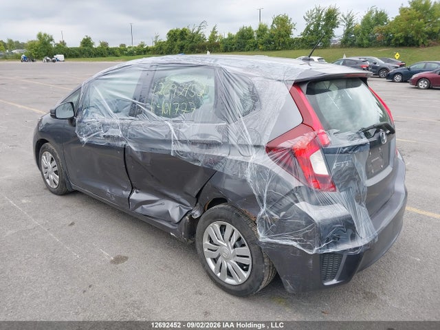 2016 Honda FIT LX — фото 23