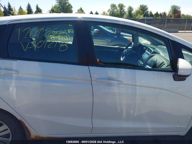 2015 Honda FIT LX — фото 13