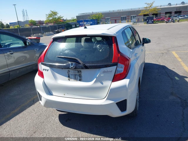 2015 Honda FIT LX — фото 16