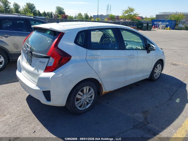 2015 Honda FIT LX — фото 4