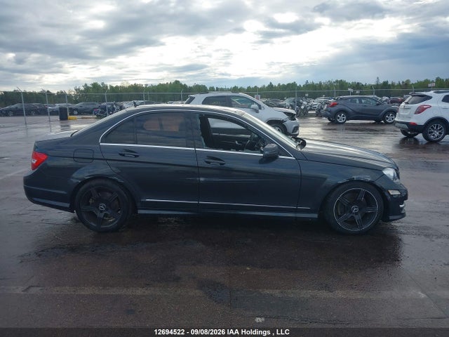 صورة 13 لـ 2013 Mercedes-BENZ C 300 4MATIC
