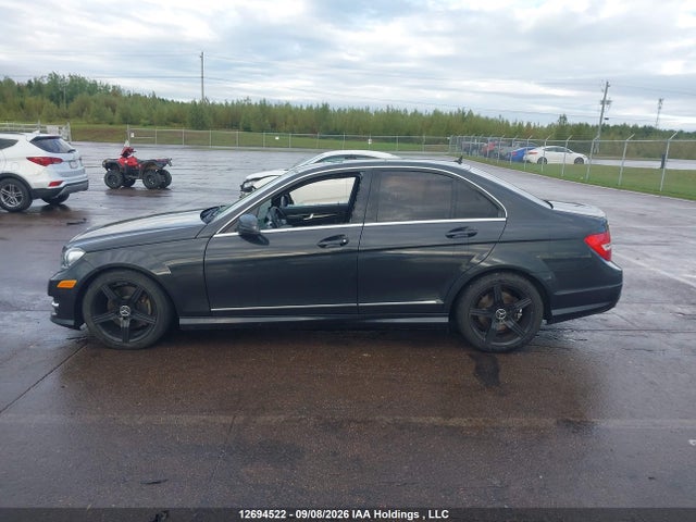 صورة 14 لـ 2013 Mercedes-BENZ C 300 4MATIC