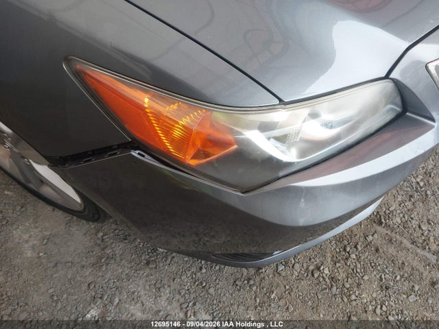 2013 Acura ILX 20 PREMIUM photo 12