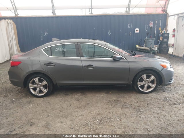 2013 Acura ILX 20 PREMIUM photo 14