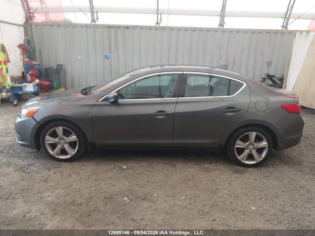 2013 Acura ILX 20 PREMIUM photo 15