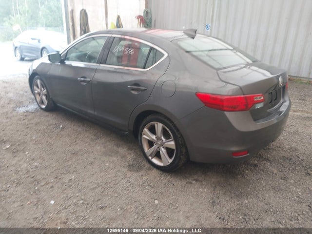 2013 Acura ILX 20 PREMIUM photo 3