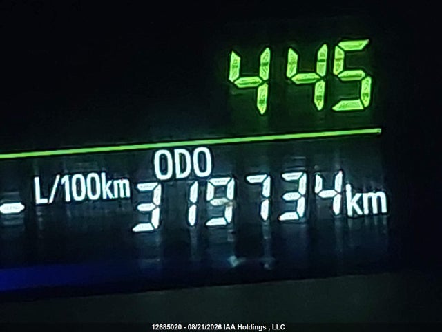 صورة 16 لـ 2012 Toyota PRIUS V
