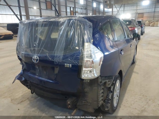 صورة 21 لـ 2012 Toyota PRIUS V
