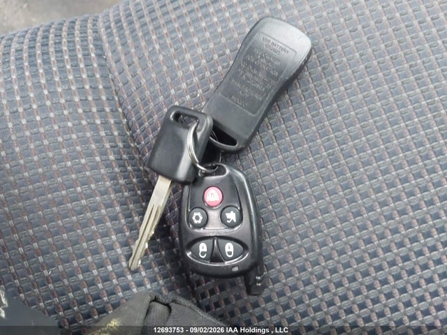 2010 Nissan VERSA 1.8SL — фото 11