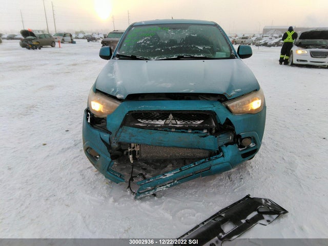 JA4AJ3AU9CZ602880 Mitsubishi RVR SE
