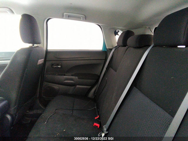 JA4AJ3AU9CZ602880 Mitsubishi RVR SE