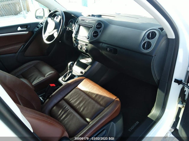 WVGJV7AX7FW595554 Volkswagen Tiguan S/se/sel/r-line
