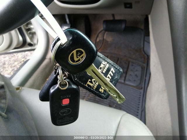 JT8BF28G8X0209709 Lexus ES 300