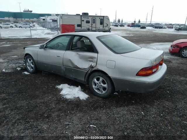 JT8BF28G8X0209709 Lexus ES 300