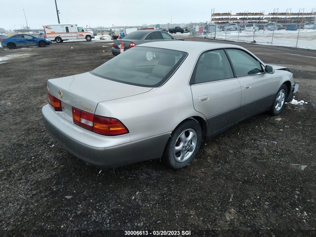 JT8BF28G8X0209709 Lexus ES 300