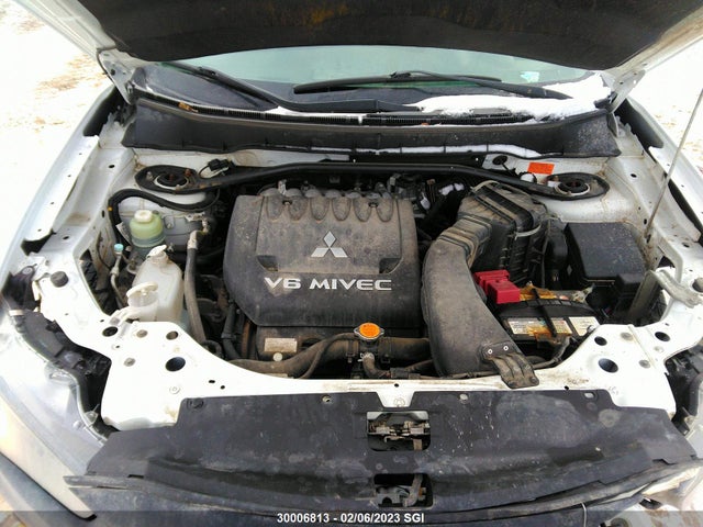 JA4JT3AX3BU611512 Mitsubishi Outlander Se