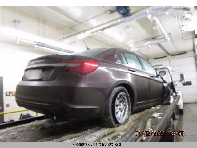 1C3CCBAB4DN610125 Chrysler 200 LX