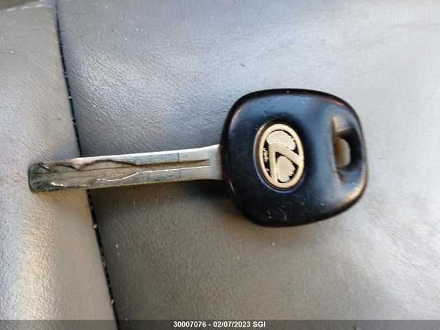 JT8BF28GXW0104846 Lexus ES 300