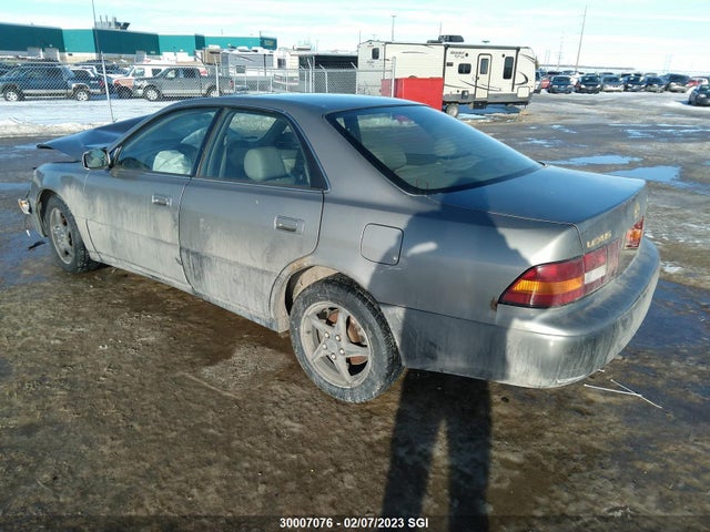 JT8BF28GXW0104846 Lexus ES 300