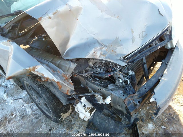 JT8BF28GXW0104846 Lexus ES 300