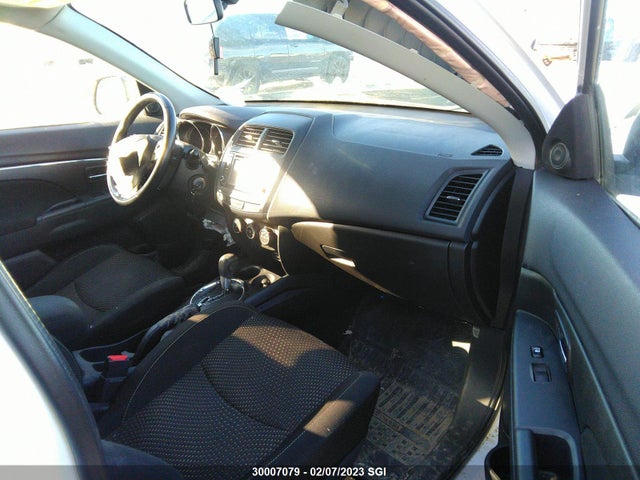 JA4AJ3AU3GZ606963 Mitsubishi RVR SE