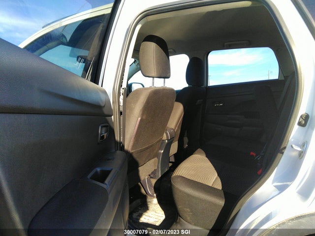 JA4AJ3AU3GZ606963 Mitsubishi RVR SE