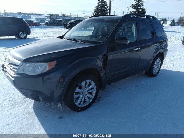JF2SHCEC3CH428643 Subaru Forester Limited