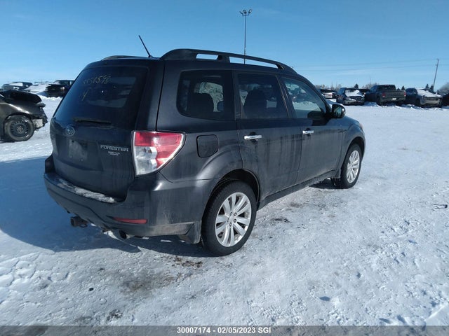 JF2SHCEC3CH428643 Subaru Forester Limited