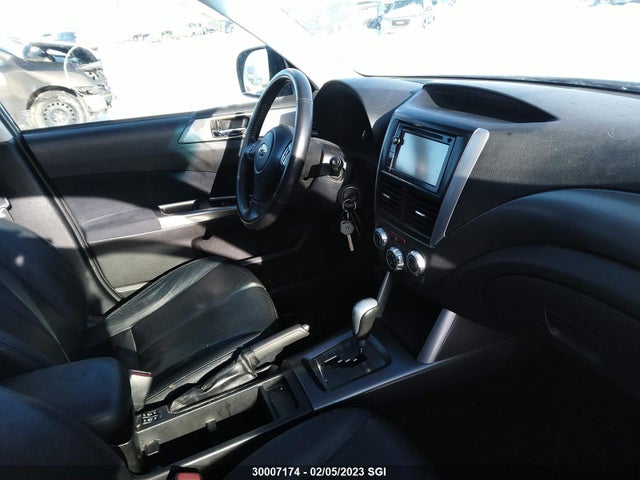 JF2SHCEC3CH428643 Subaru Forester Limited