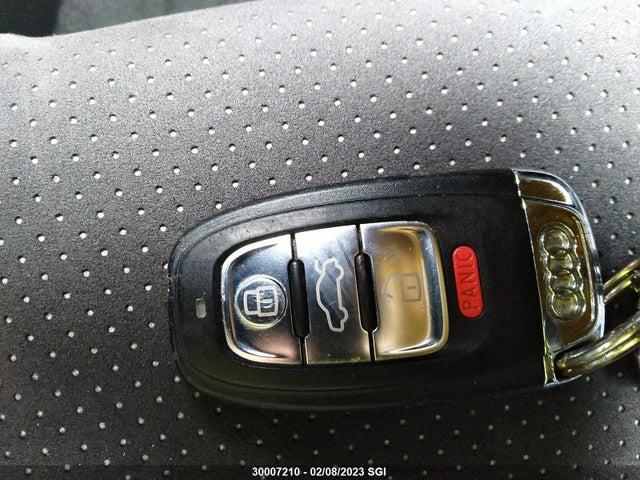 WAUFFCFL6CA113426 Audi A4 PREMIUM