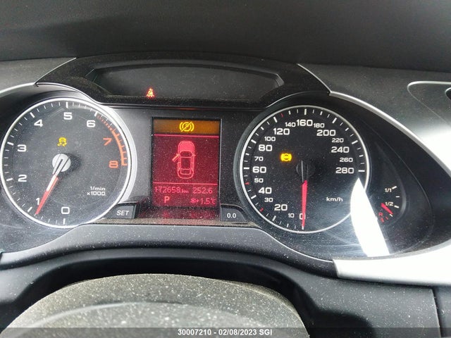 WAUFFCFL6CA113426 Audi A4 PREMIUM