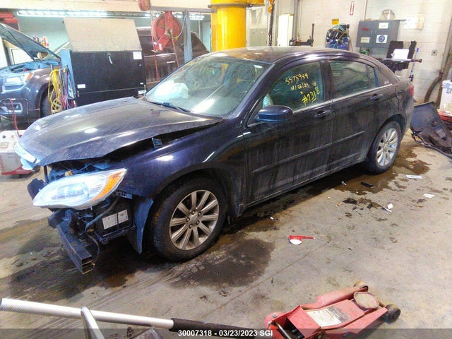 1C3BC1FG2BN502738 Chrysler 200 Touring