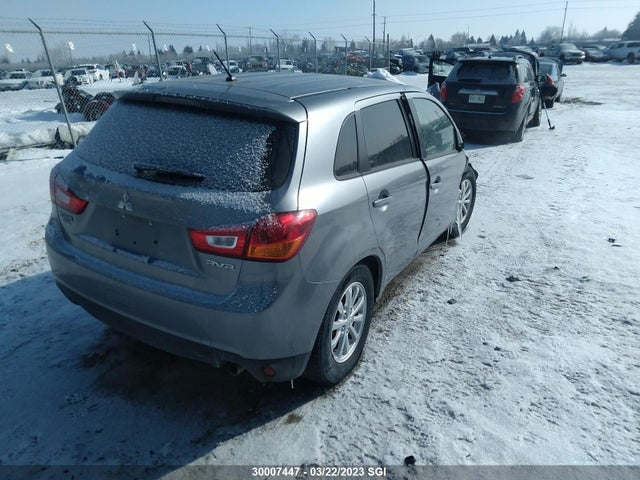 4A4AJ3AUXFE601747 Mitsubishi RVR SE