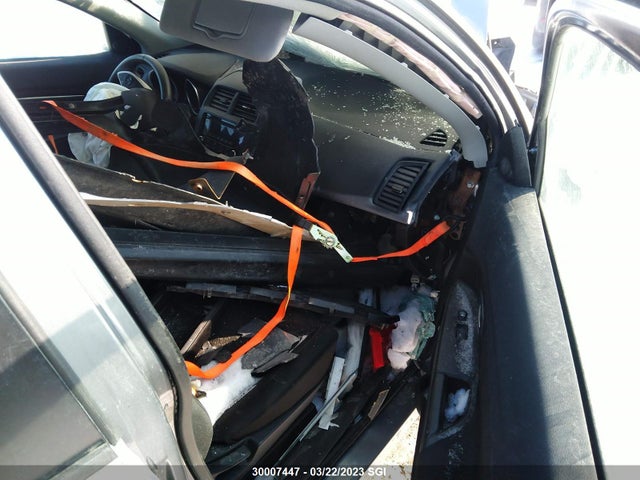 4A4AJ3AUXFE601747 Mitsubishi RVR SE