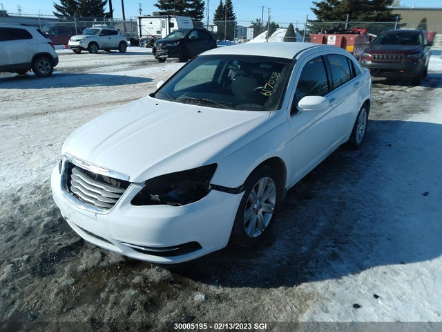 1C3CCBAB0DN617038 Chrysler 200 LX