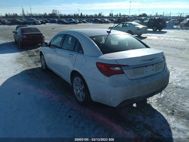 1C3CCBAB0DN617038 Chrysler 200 LX
