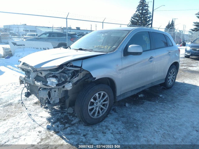 4A4AJ3AU2DE605689 Mitsubishi RVR SE