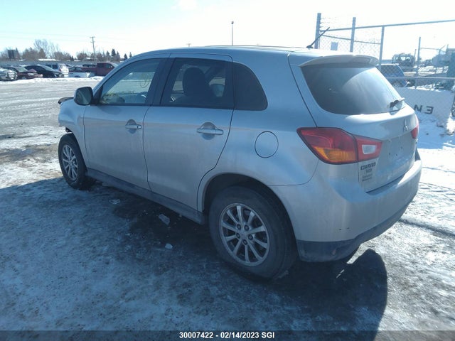 4A4AJ3AU2DE605689 Mitsubishi RVR SE
