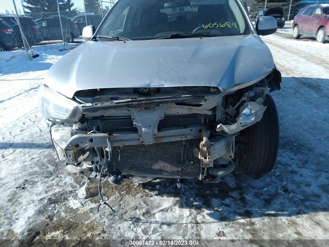 4A4AJ3AU2DE605689 Mitsubishi RVR SE